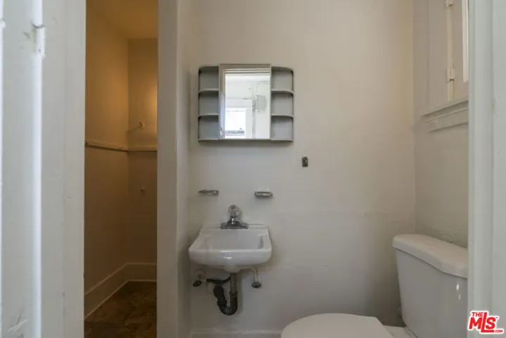 2nd Bathroom