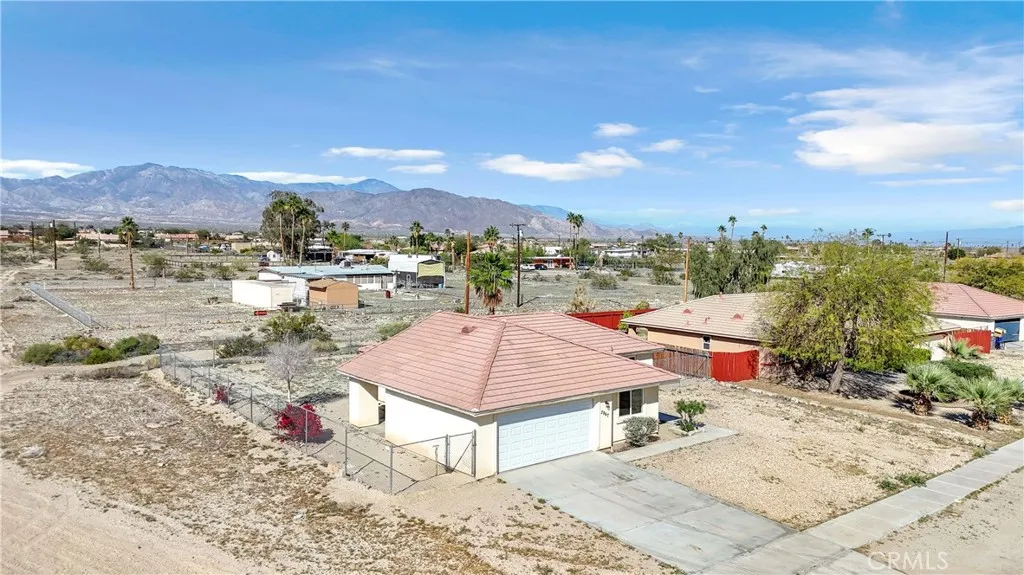 2867 Stardust Avenue, Thermal, California 92274 home-pic-32