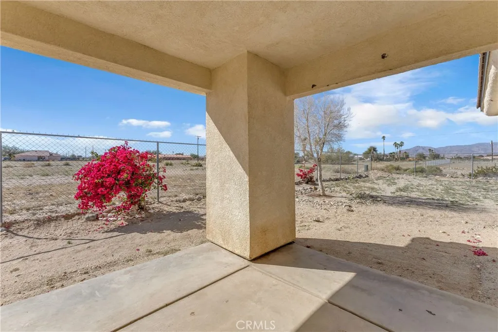 2867 Stardust Avenue, Thermal, California 92274 home-pic-27