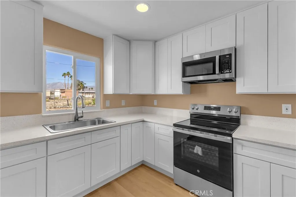 2867 Stardust Avenue, Thermal, California 92274 home-pic-11