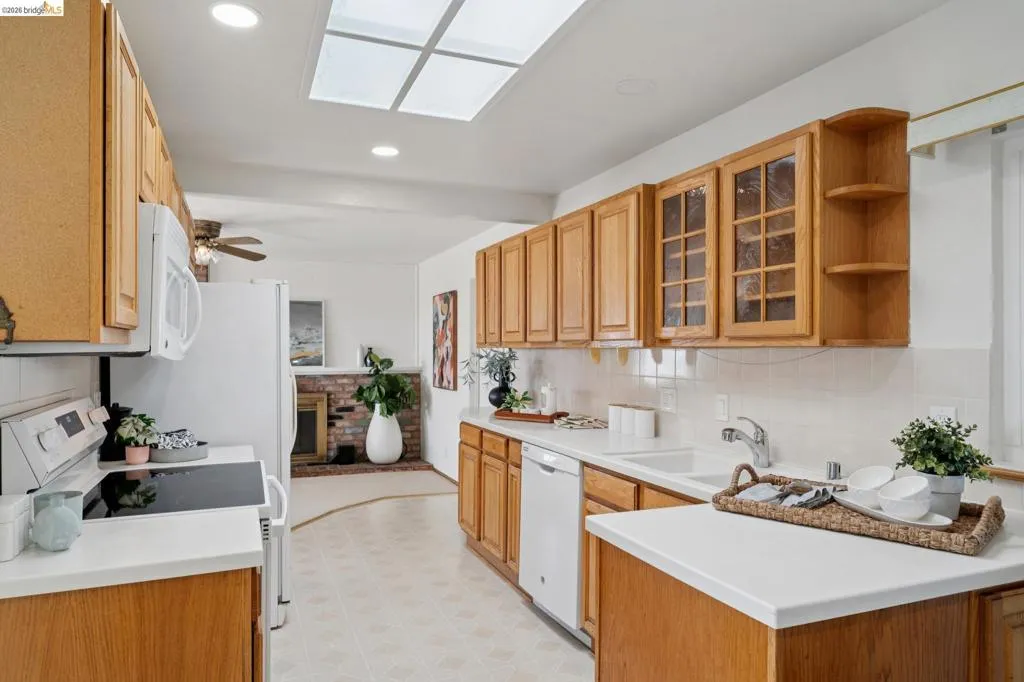 30229 30229 Treeview St, Hayward, California 94544 home-pic-12