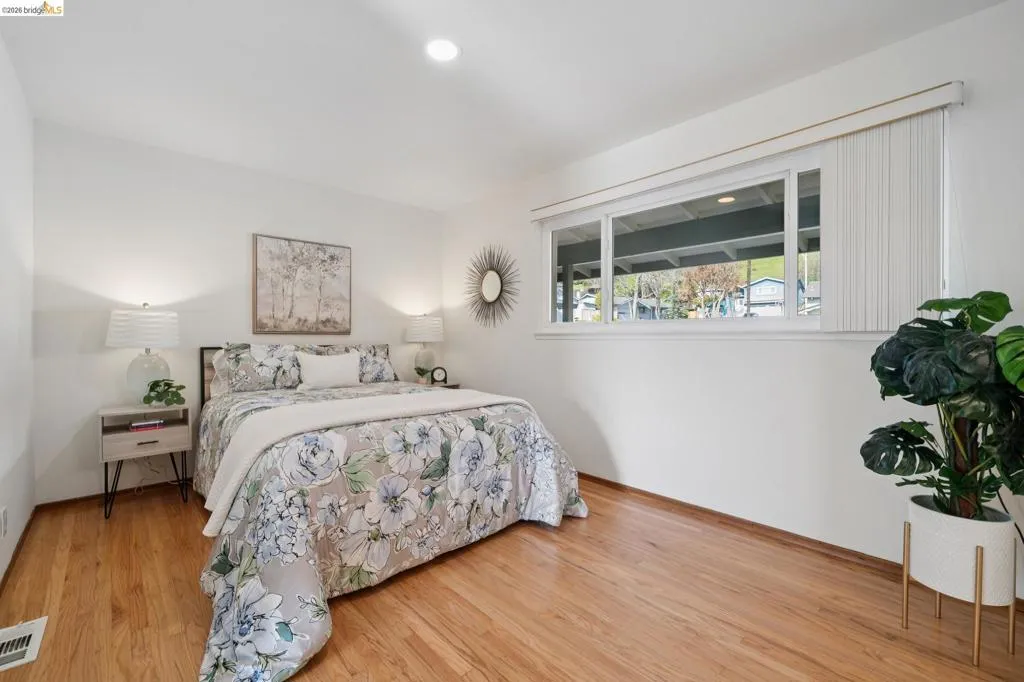 30229 30229 Treeview St, Hayward, California 94544 home-pic-15
