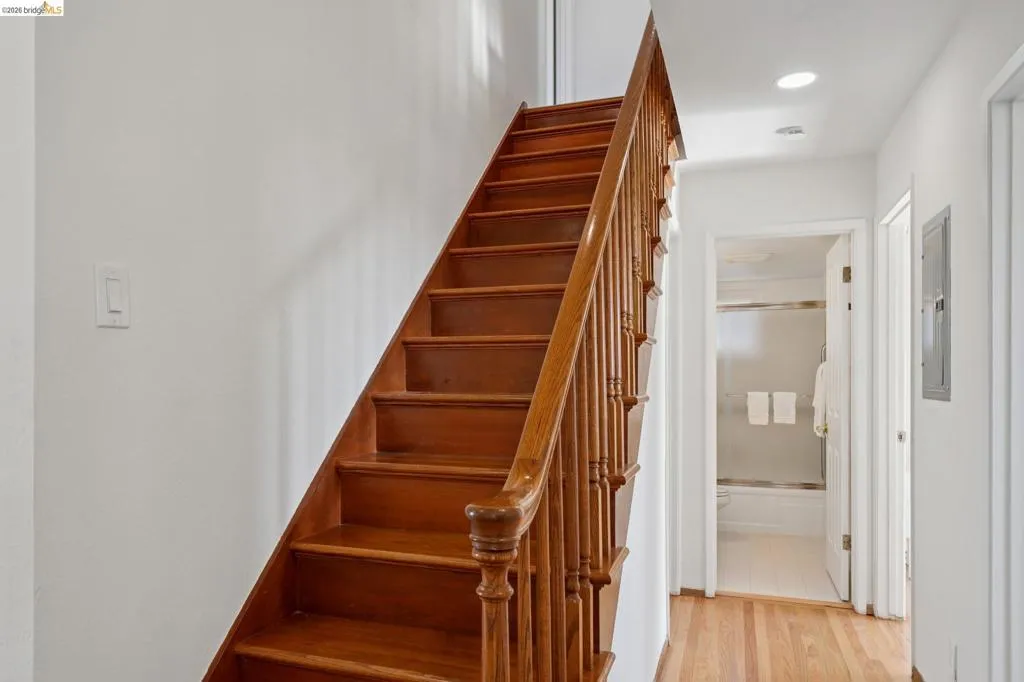 30229 30229 Treeview St, Hayward, California 94544 home-pic-24