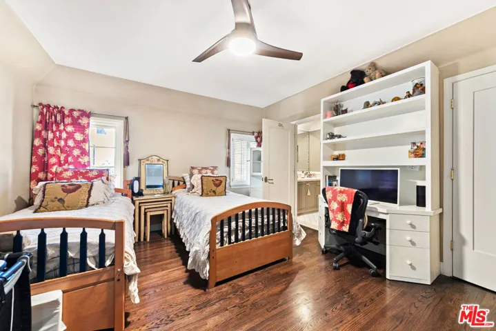 401 N Mccadden Place, Los Angeles, California 90004