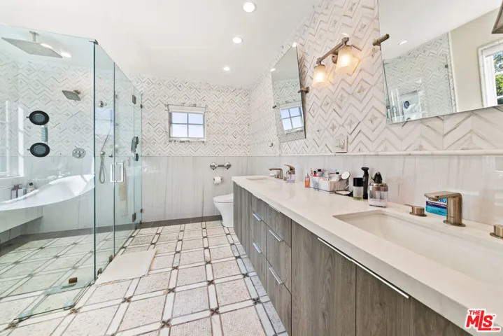 401 N Mccadden Place, Los Angeles, California 90004