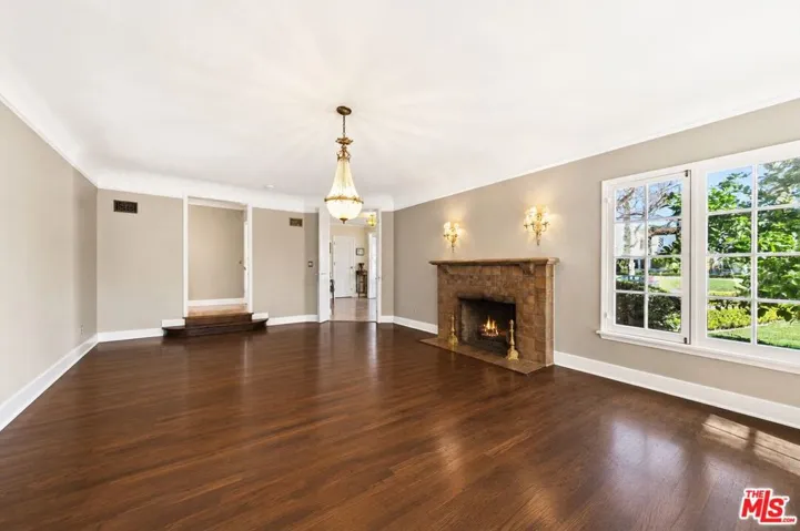 401 N Mccadden Place, Los Angeles, California 90004