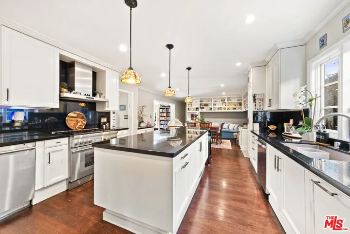 401 N Mccadden Place, Los Angeles, California 90004