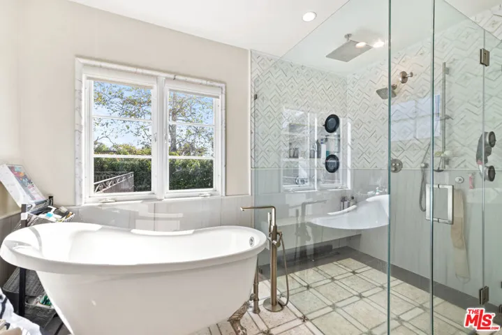 401 N Mccadden Place, Los Angeles, California 90004