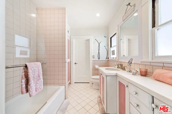 401 N Mccadden Place, Los Angeles, California 90004