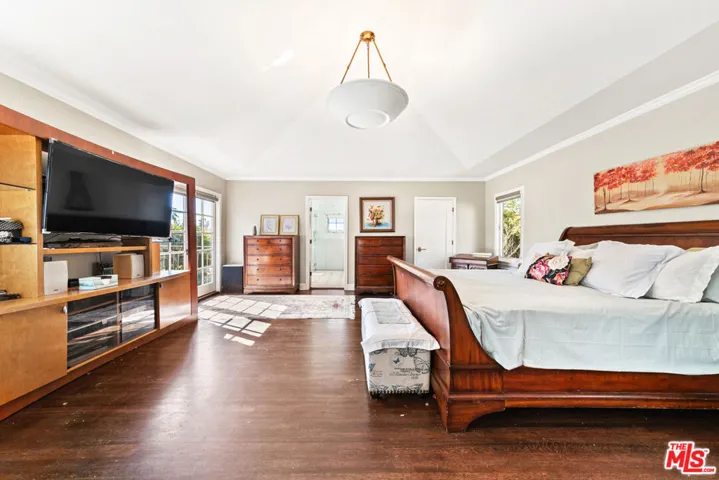 401 N Mccadden Place, Los Angeles, California 90004
