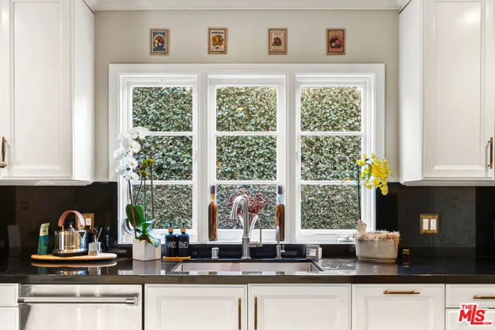 401 N Mccadden Place, Los Angeles, California 90004