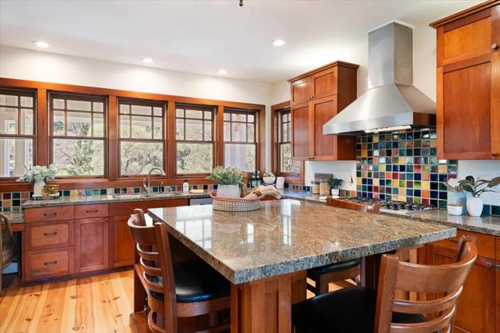 18101 Idylwild Road, Los Gatos, California 95033
