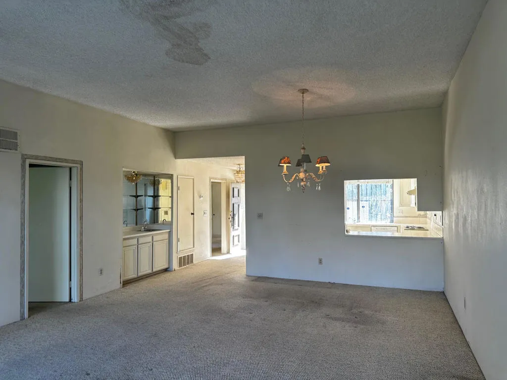 2466 E Oakcrest Drive, Palm Springs, California 92264 home-pic-7
