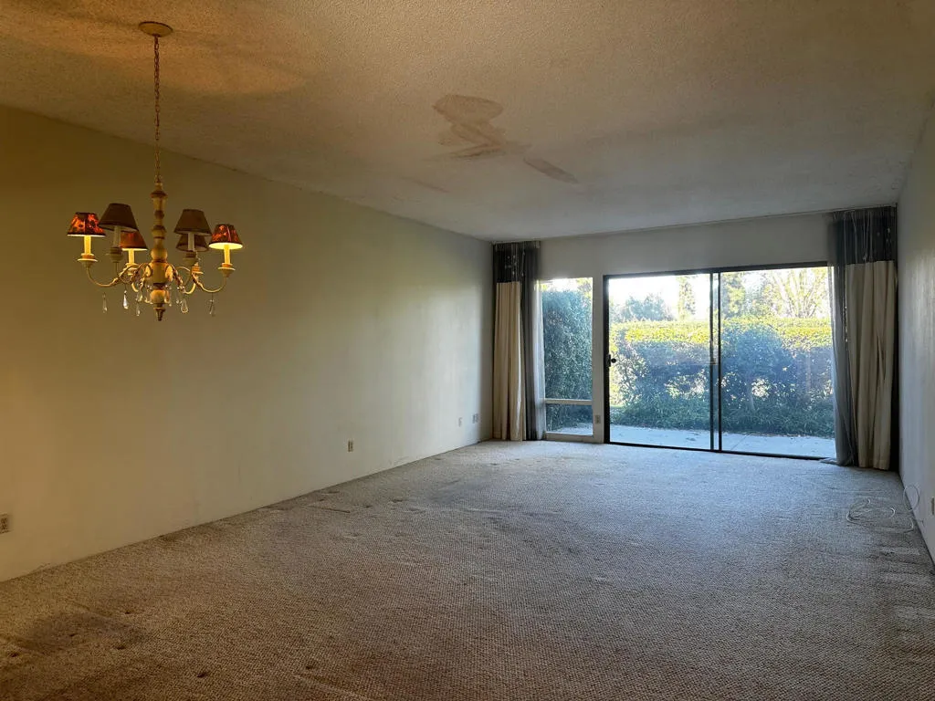 2466 E Oakcrest Drive, Palm Springs, California 92264 home-pic-6