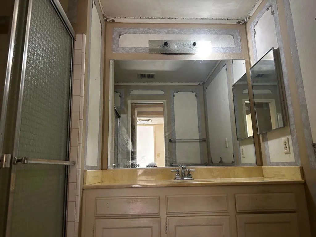 2466 E Oakcrest Drive, Palm Springs, California 92264 home-pic-14