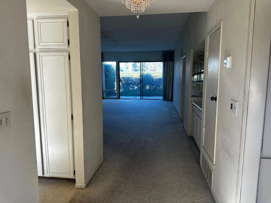 2466 E Oakcrest Drive, Palm Springs, California 92264 home-pic-4