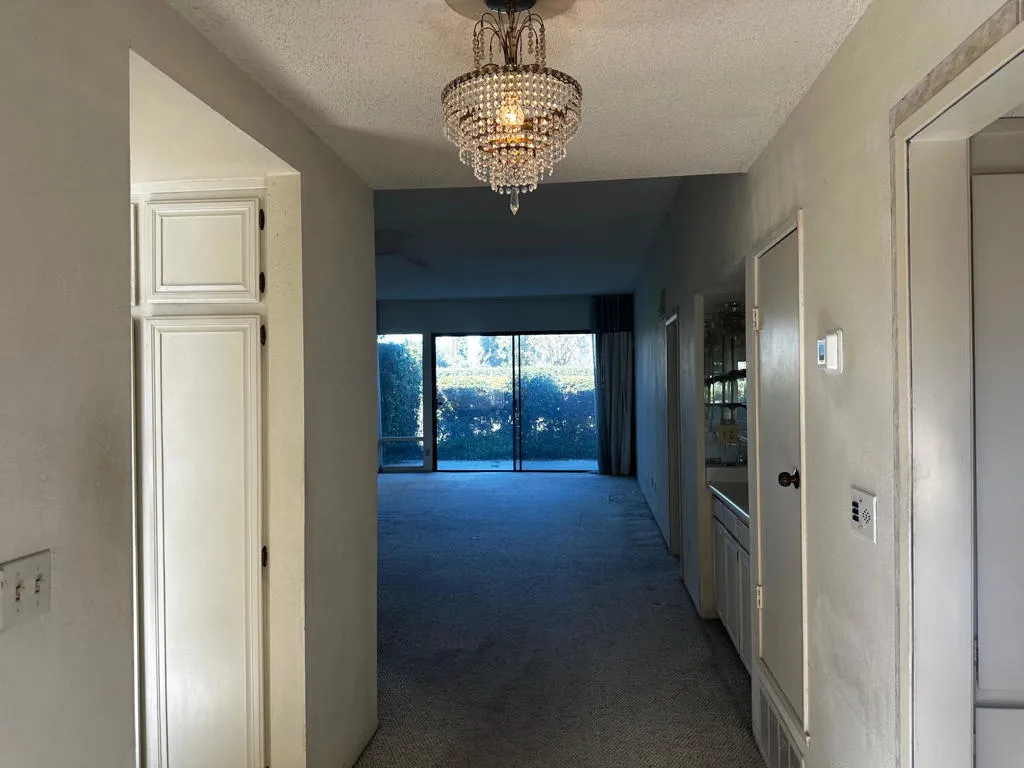 2466 E Oakcrest Drive, Palm Springs, California 92264 home-pic-5