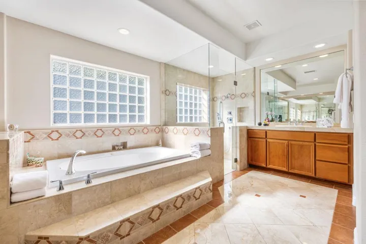 28-web-or-mls-8M4A8318