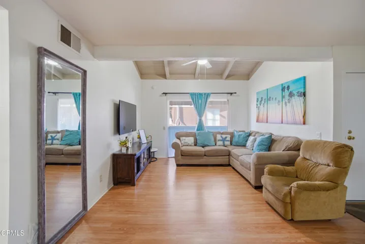 Saratoga-living-room-1