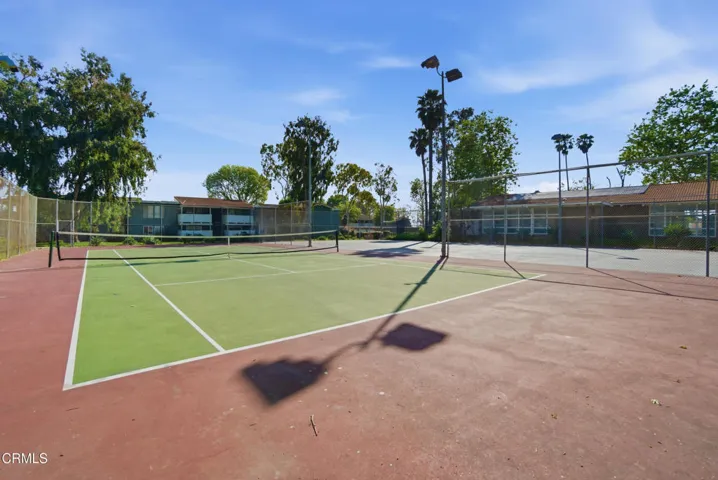 Saratoga-tennis court