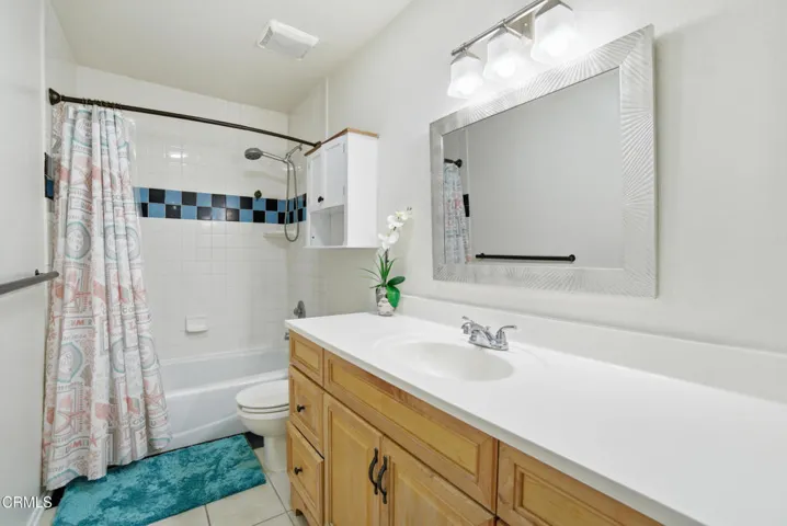 Saratoga-bathroom