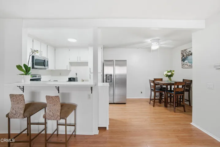 Saratoga-kitchen-dining