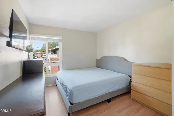 Saratoga-bedroom2