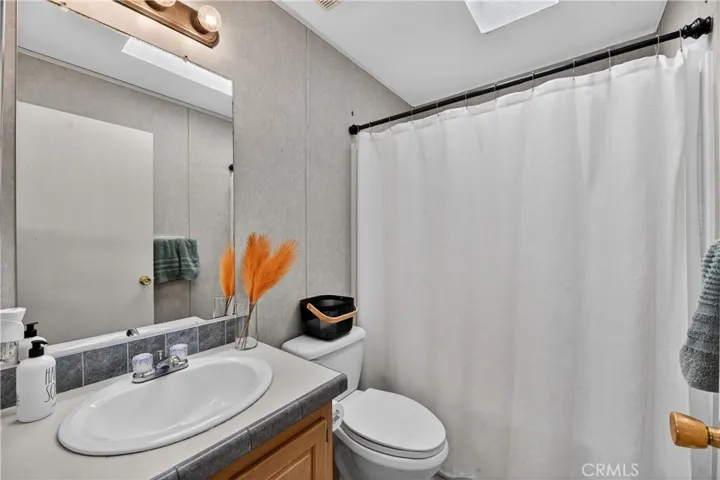 Secondary Full Bath