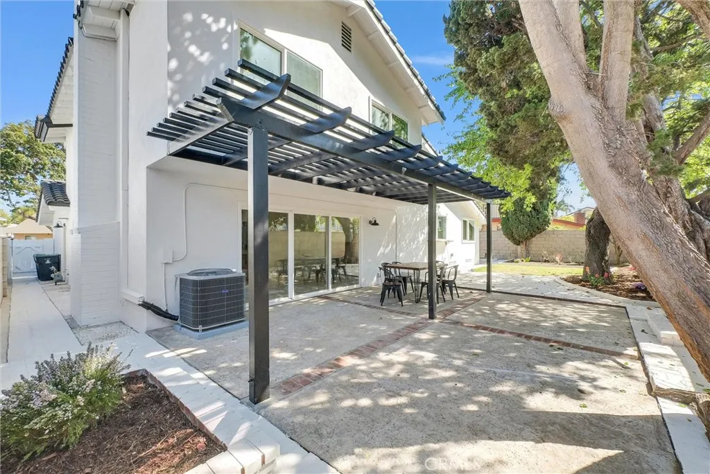 3126 S Rita Way, Santa Ana, California 92704 home-pic-42