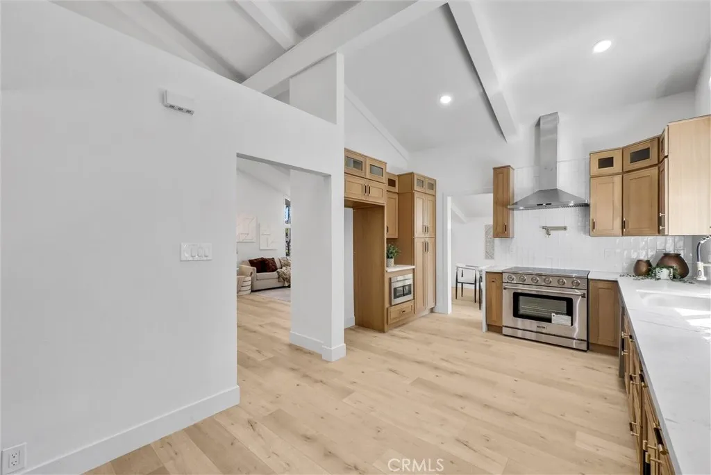 3126 S Rita Way, Santa Ana, California 92704 home-pic-21