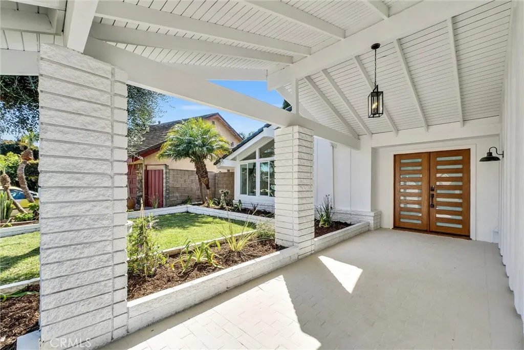 3126 S Rita Way, Santa Ana, California 92704 home-pic-10