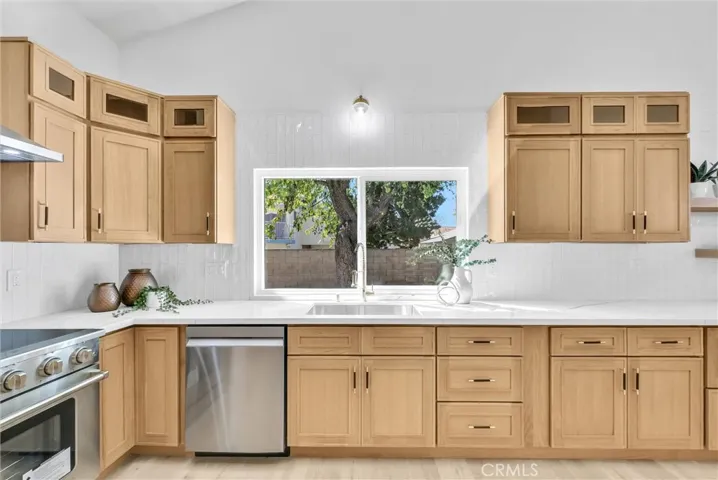 3126 S Rita Way, Santa Ana, California 92704