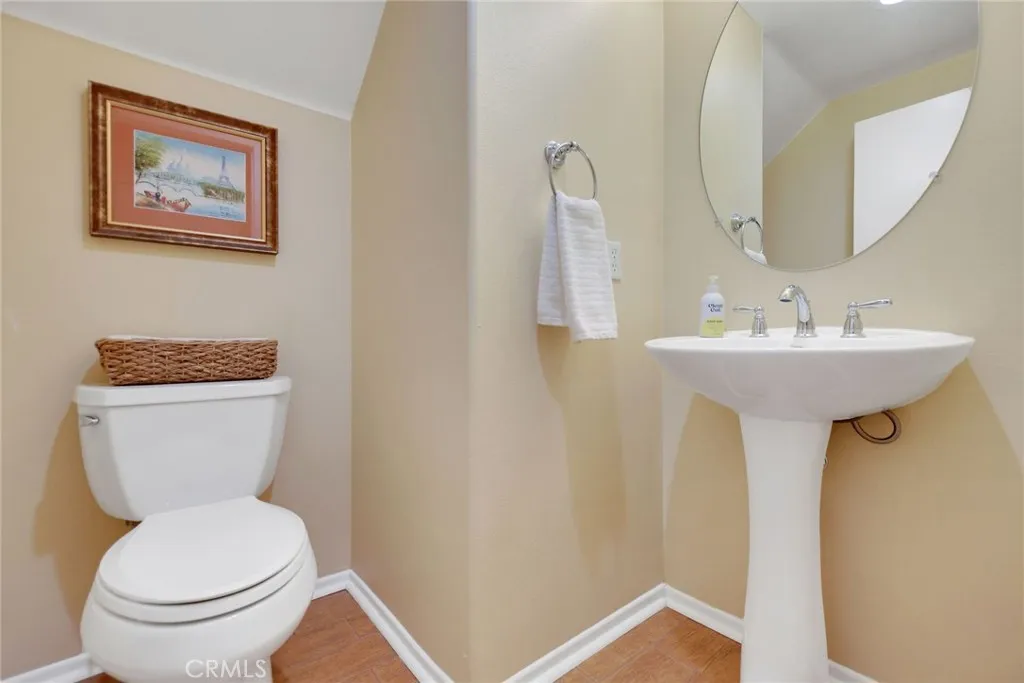 416 Sonora Cir, Redlands, California 92373 home-pic-9