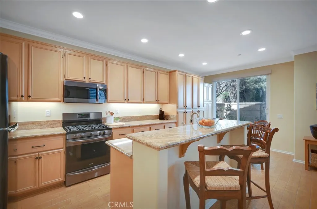416 Sonora Cir, Redlands, California 92373 home-pic-5