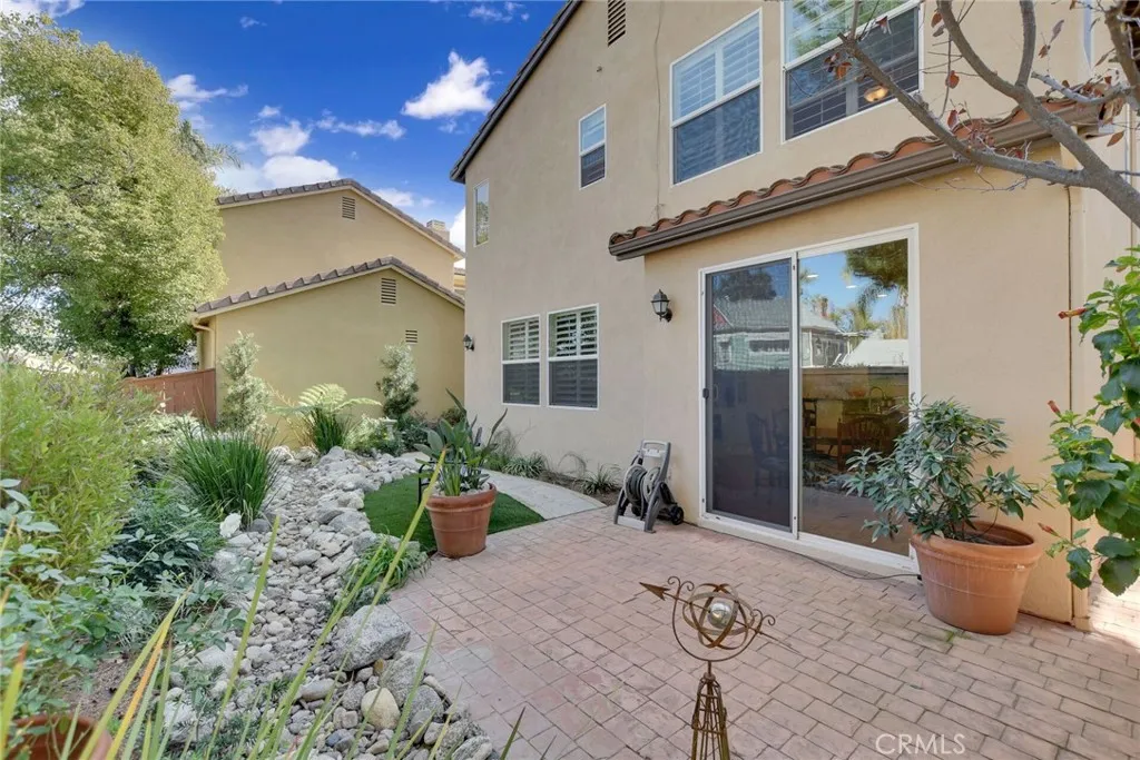 416 Sonora Cir, Redlands, California 92373 home-pic-19
