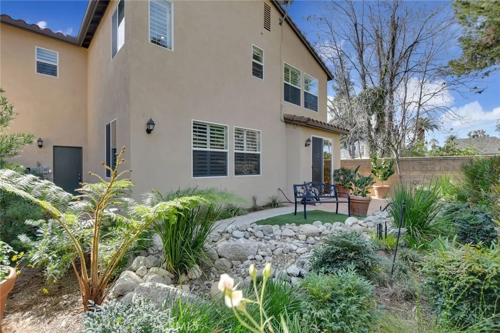 416 Sonora Cir, Redlands, California 92373 home-pic-20