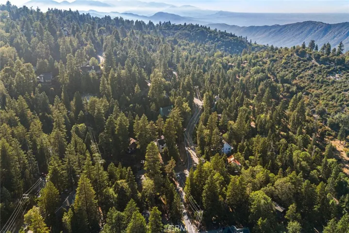 256 N Fairway, Lake Arrowhead, California 92352