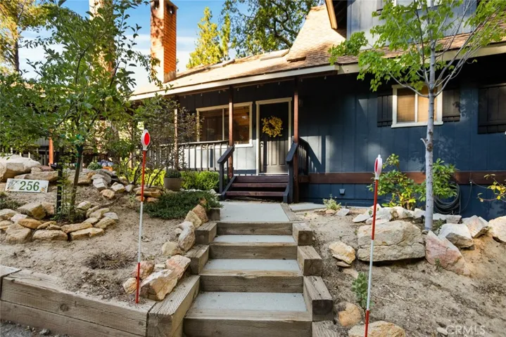 256 N Fairway, Lake Arrowhead, California 92352