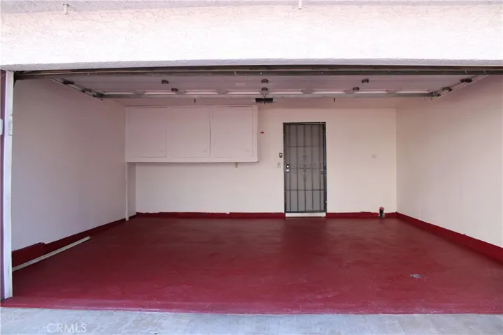 Attached 2 car Garage with Direct Entry