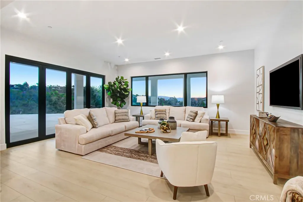2027 Via Monserate, Fallbrook, California 92028 home-pic-19