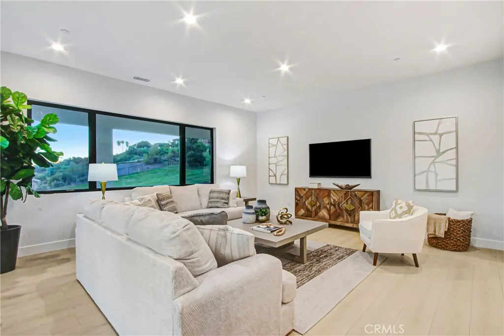 2027 Via Monserate, Fallbrook, California 92028 home-pic-18
