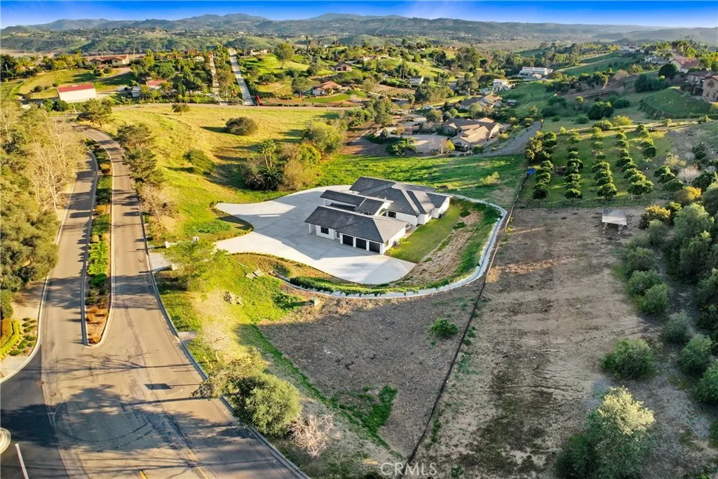 2027 Via Monserate, Fallbrook, California 92028 home-pic-3