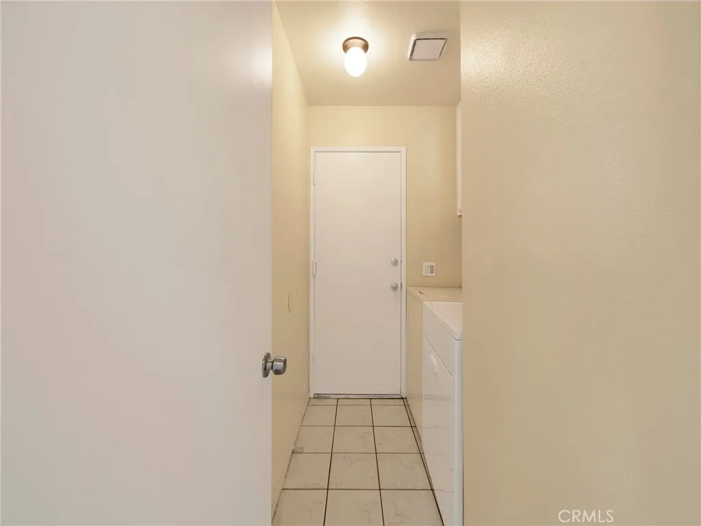 1703 E Avenue R3, Palmdale, California 93550 home-pic-23