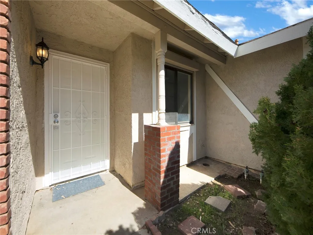 1703 E Avenue R3, Palmdale, California 93550 home-pic-3