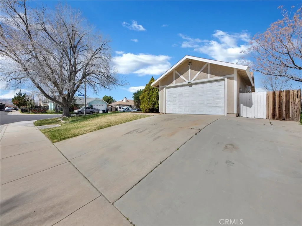 1703 E Avenue R3, Palmdale, California 93550 home-pic-32