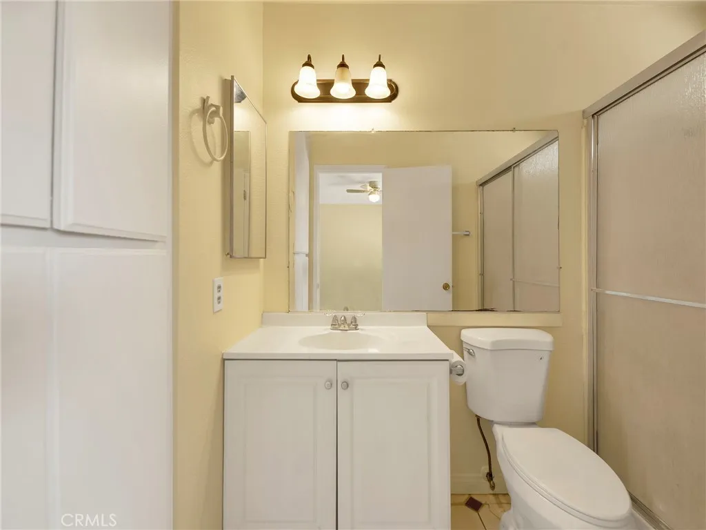 1703 E Avenue R3, Palmdale, California 93550 home-pic-20
