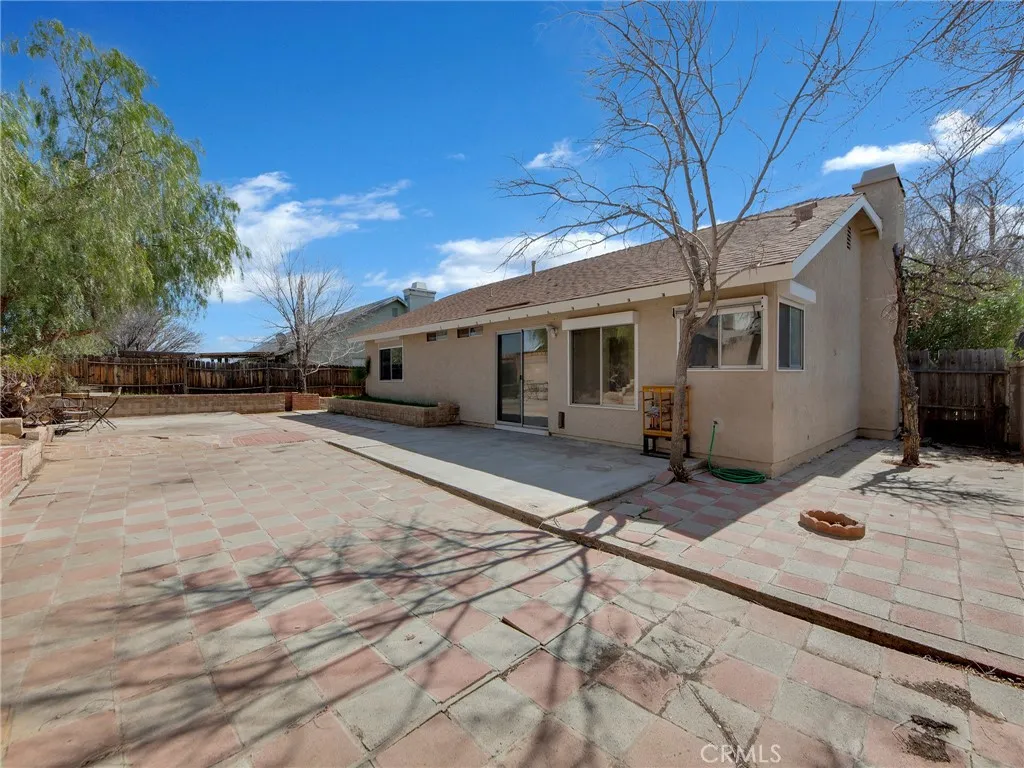 1703 E Avenue R3, Palmdale, California 93550 home-pic-26
