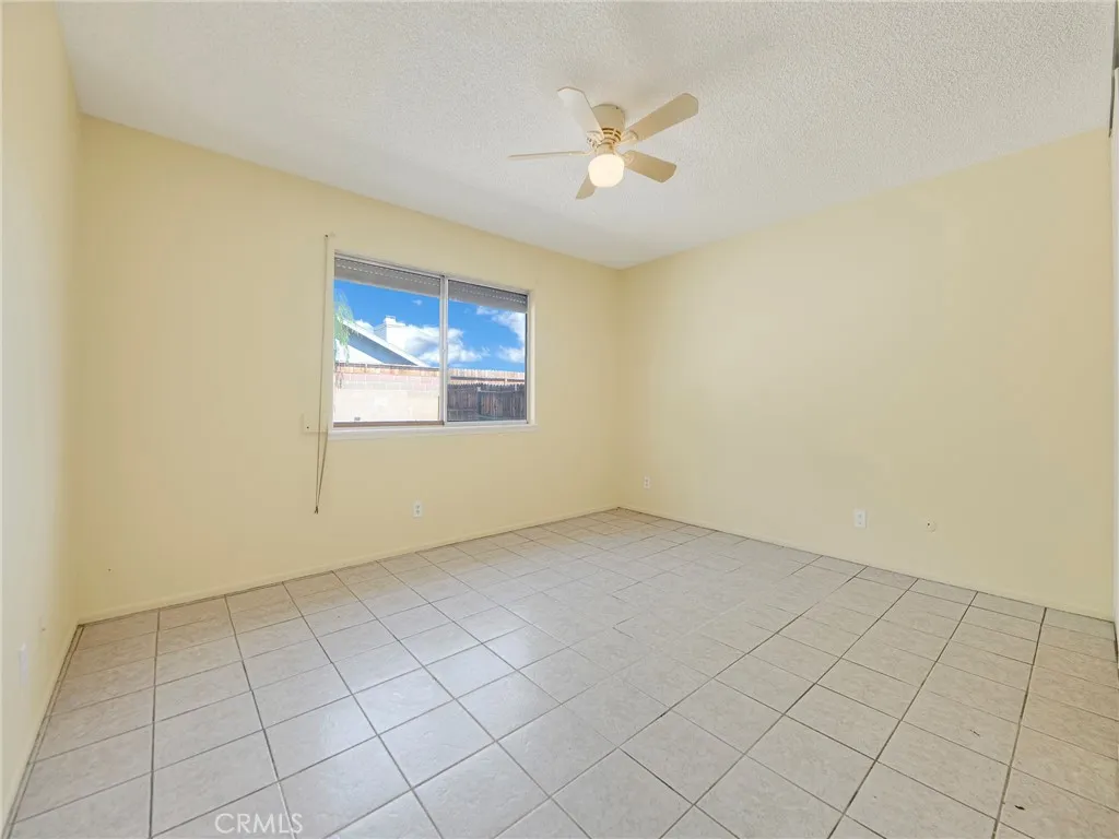 1703 E Avenue R3, Palmdale, California 93550 home-pic-18