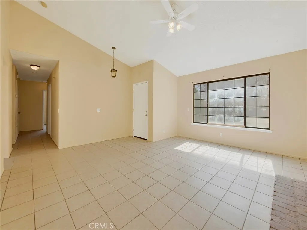 1703 E Avenue R3, Palmdale, California 93550 home-pic-7