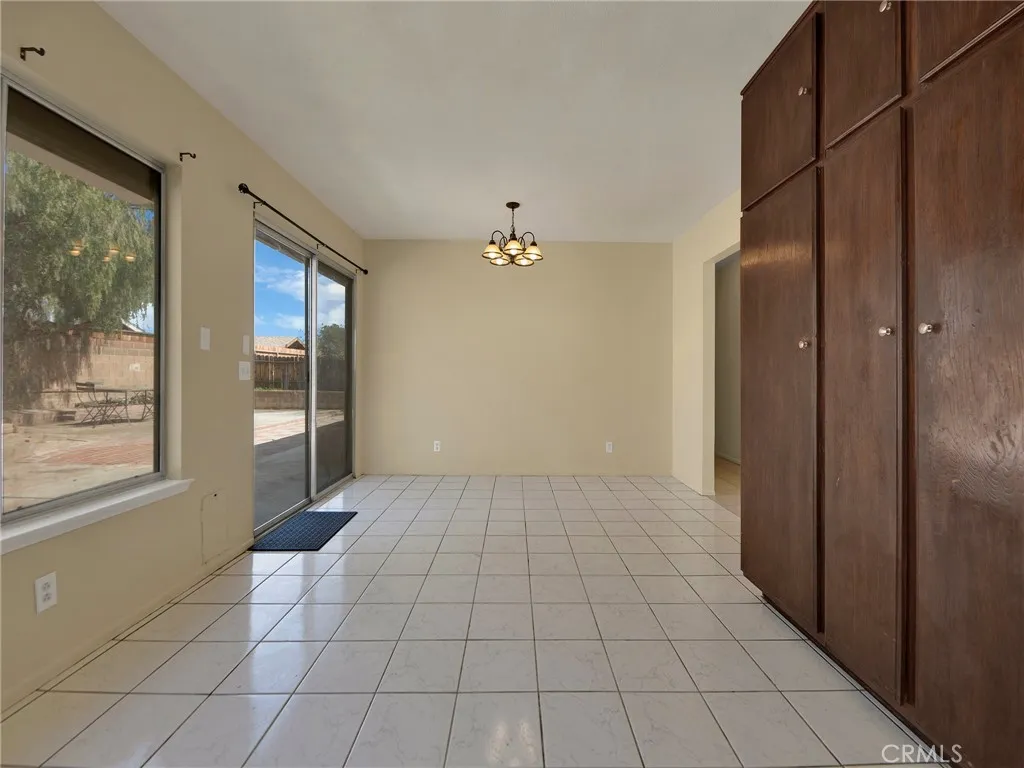 1703 E Avenue R3, Palmdale, California 93550 home-pic-15